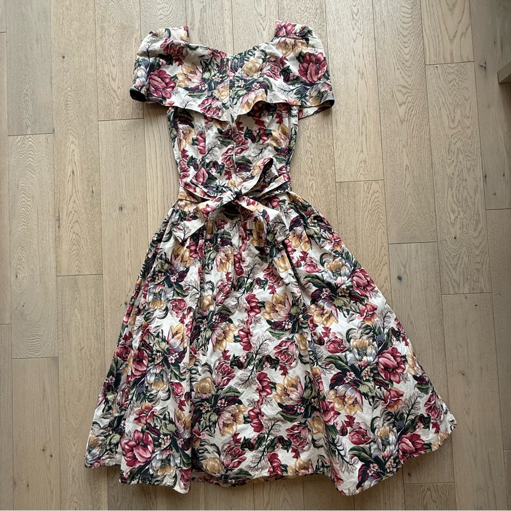 Vintage Floral Off-Shoulder Dress - Picture 2 of 8
